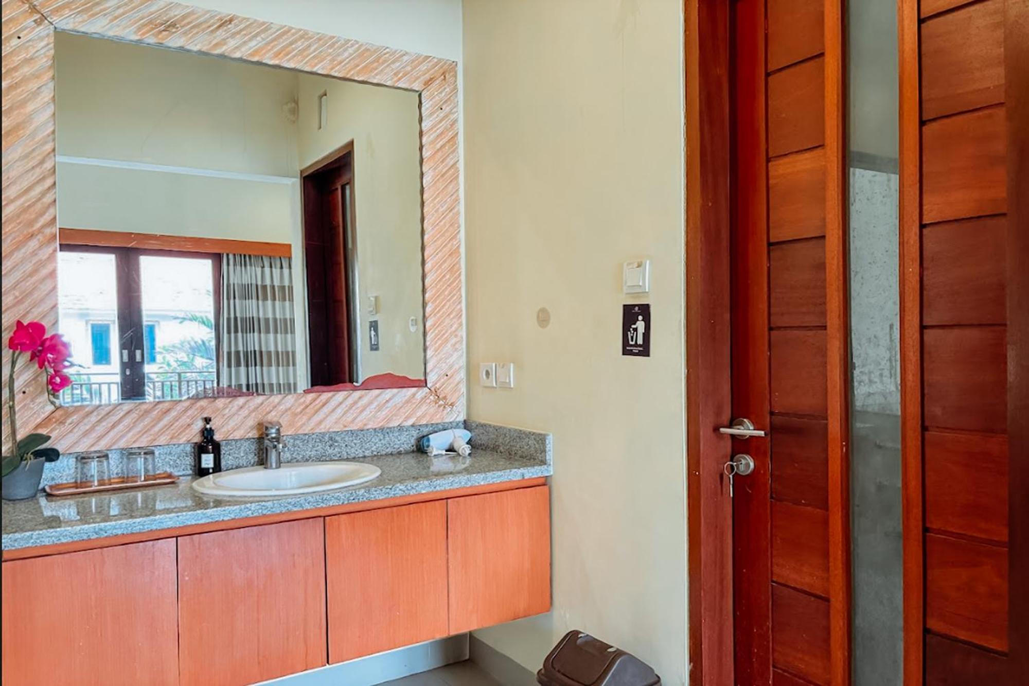 Kubu Petitenget Suite Seminyak Exterior foto